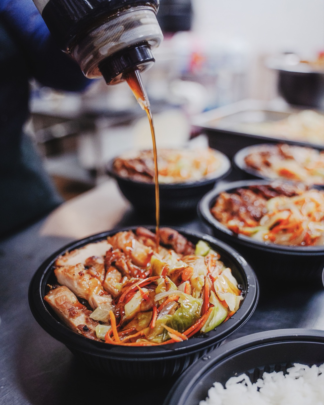 Teriyaki piščančja skleda — kosilo